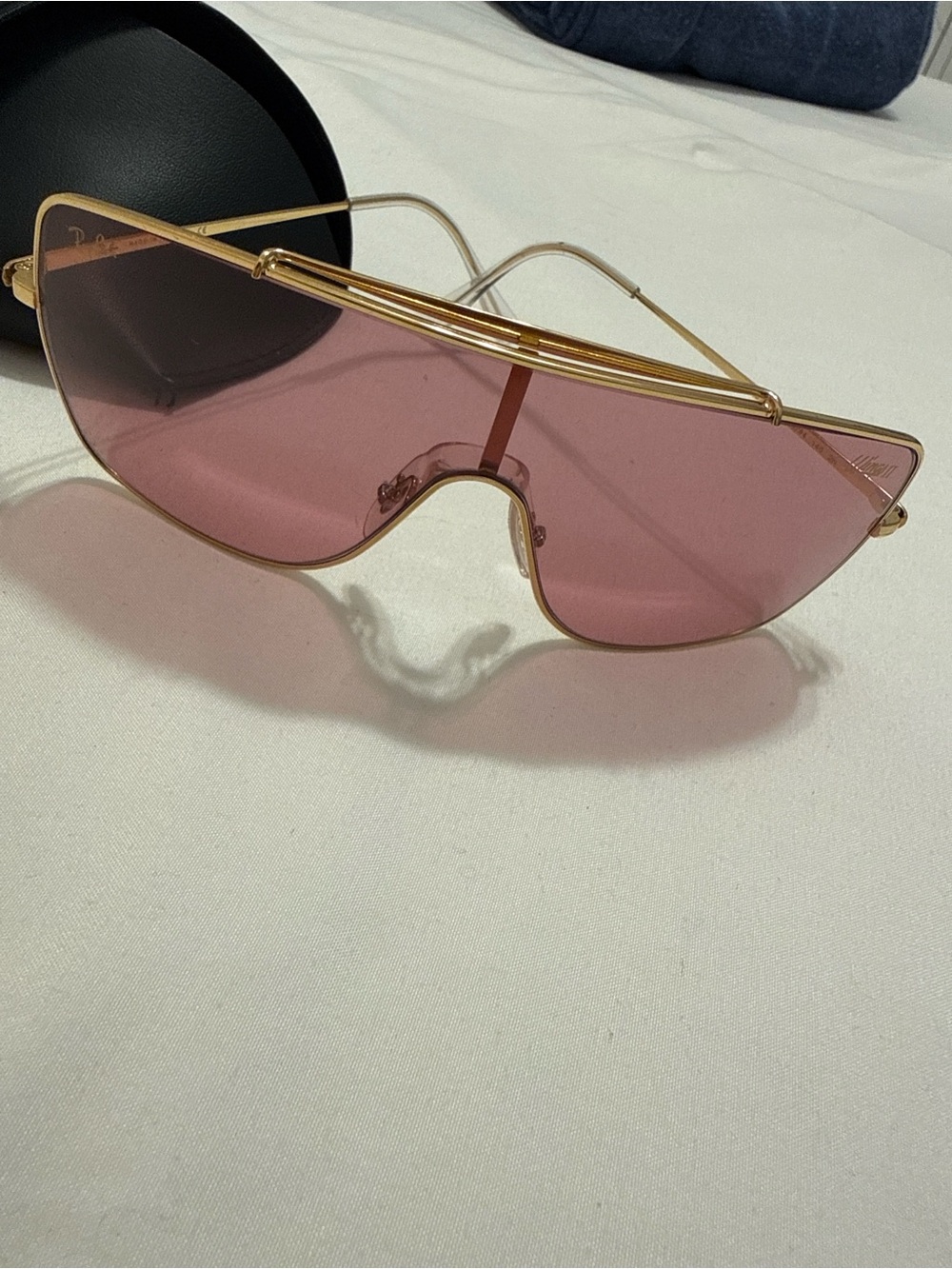 Ray-Ban Women's Gold Frame Sunglasses with Pink Shield Lenses